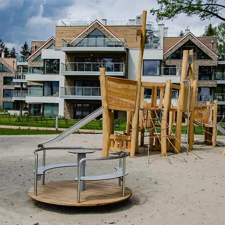 Nautica Lux * 吉日茨科